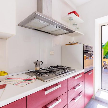 Sansevero Family Apartment By Wonderful Italy Napoli Bagian luar foto