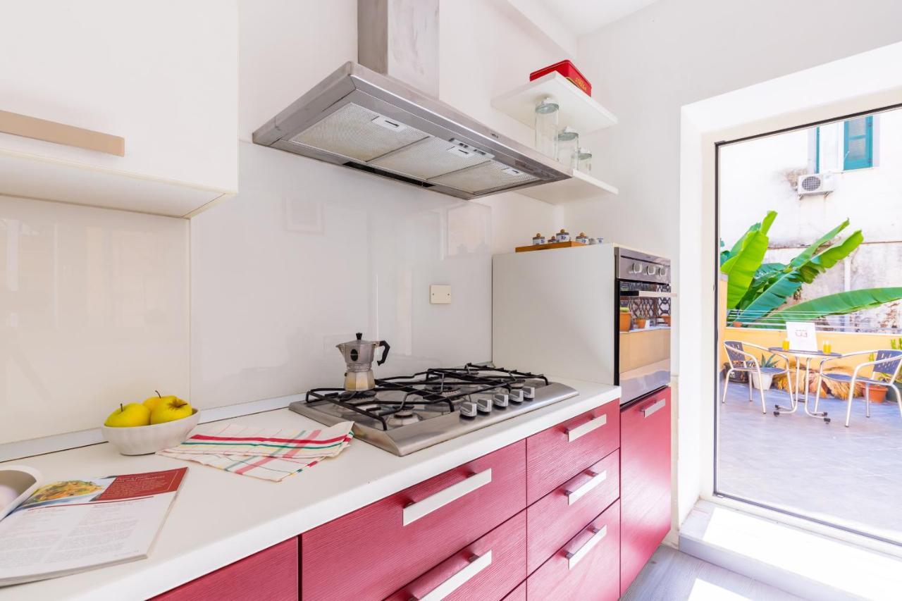 Sansevero Family Apartment By Wonderful Italy Napoli Bagian luar foto